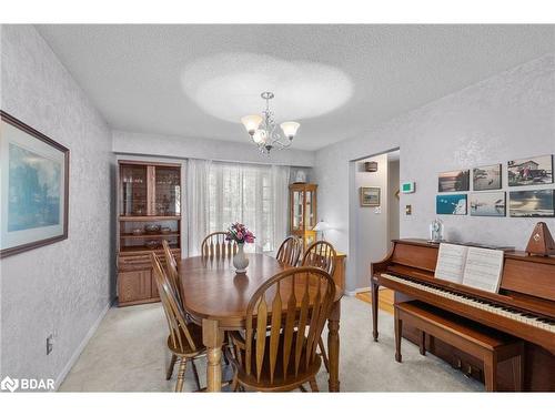 39 Grandview Crescent, Oro-Medonte, ON - Indoor Photo Showing Dining Room