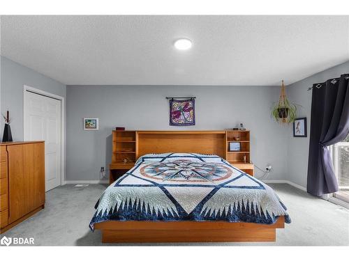 39 Grandview Crescent, Oro-Medonte, ON - Indoor Photo Showing Bedroom