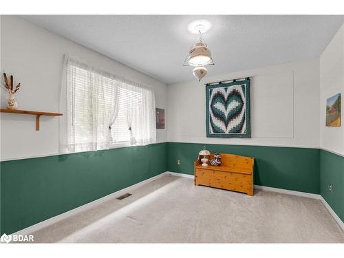 39 Grandview Crescent, Oro-Medonte, ON - Indoor Photo Showing Other Room