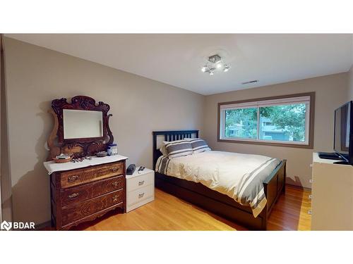 16 Westminster Avenue, Guelph, ON - Indoor Photo Showing Bedroom