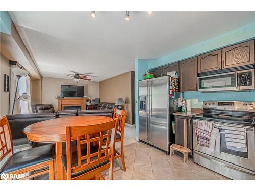 31 Megan Crescent, Barrie, ON - Indoor Photo Showing Kitchen