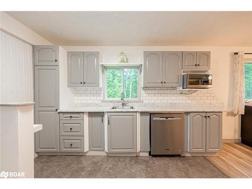 284 Britannia Road, Huntsville, ON - Indoor Photo Showing Kitchen