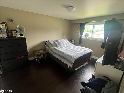 24 College Crescent, Barrie, ON - Indoor Photo Showing Bedroom