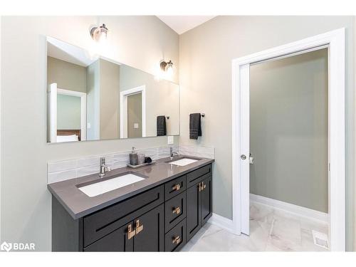 38 Magazine Street, Penetanguishene, ON - Indoor Photo Showing Bathroom