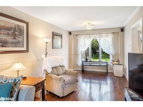 45 Country Lane, Barrie, ON - Indoor Photo Showing Living Room