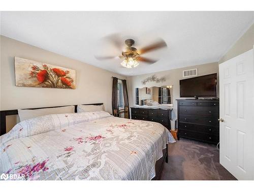 45 Country Lane, Barrie, ON - Indoor Photo Showing Bedroom