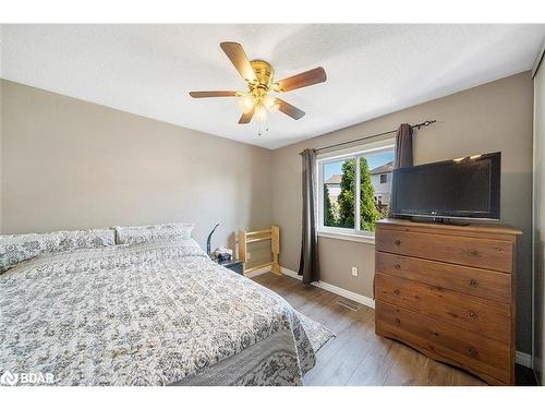 45 Country Lane, Barrie, ON - Indoor Photo Showing Bedroom