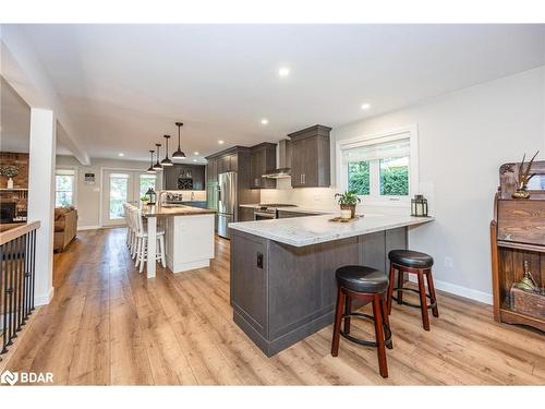 5 Nicholson Crescent, Minesing, ON - Indoor Photo Showing Kitchen With Upgraded Kitchen