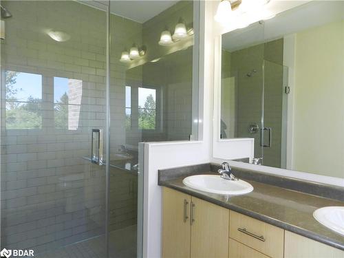 94 Turnberry Lane, Barrie, ON - Indoor Photo Showing Bathroom