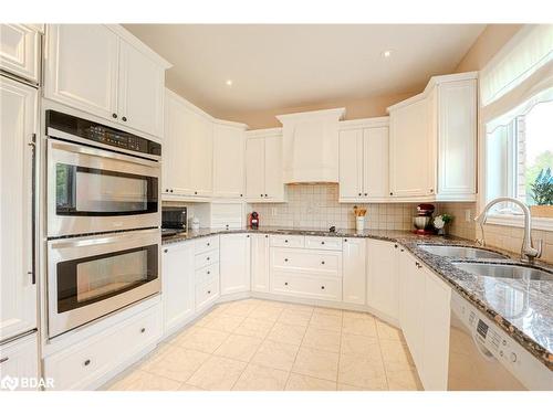 30 Birkhall Place, Barrie, ON - Indoor Photo Showing Kitchen