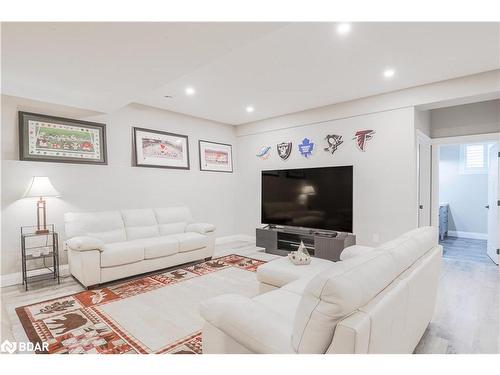 140 Centre Road, Madoc, ON - Indoor Photo Showing Living Room