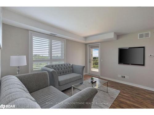 1416-8 Dayspring Circle, Brampton, ON - Indoor Photo Showing Living Room