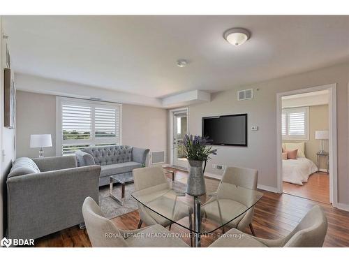 1416-8 Dayspring Circle, Brampton, ON - Indoor Photo Showing Living Room