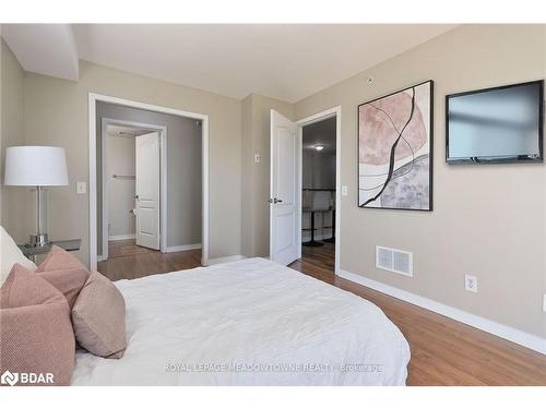 1416-8 Dayspring Circle, Brampton, ON - Indoor Photo Showing Bedroom