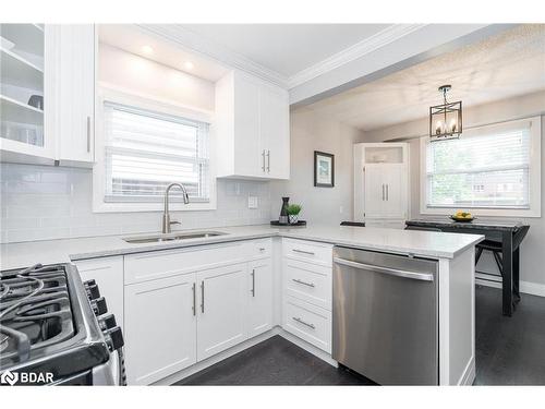 562 Simcoe Street, Collingwood, ON - Indoor Photo Showing Kitchen With Double Sink