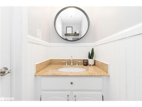 562 Simcoe Street, Collingwood, ON - Indoor Photo Showing Bathroom