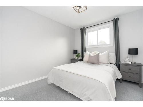 562 Simcoe Street, Collingwood, ON - Indoor Photo Showing Bedroom