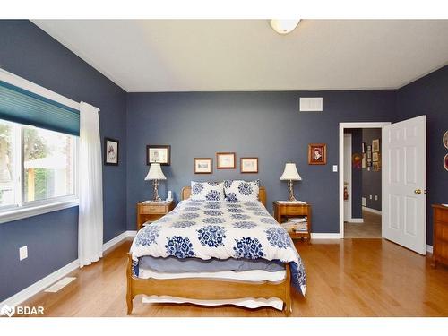 263 Dock Road, Barrie, ON - Indoor Photo Showing Bedroom