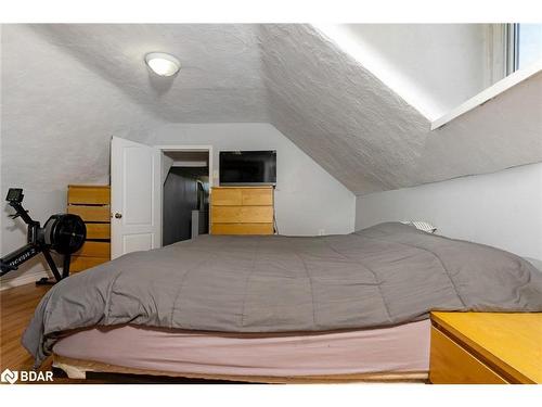 835 11Th Street W, Owen Sound, ON - Indoor Photo Showing Bedroom