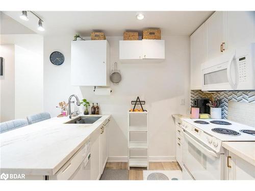 806-88 Palace Pier Court, Toronto, ON - Indoor Photo Showing Kitchen