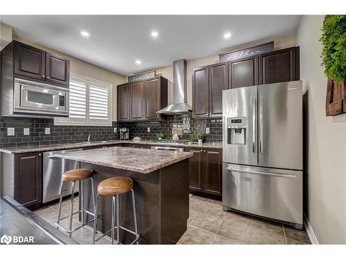 58 Hardgate Crescent, Brampton, ON - Indoor Photo Showing Kitchen With Upgraded Kitchen