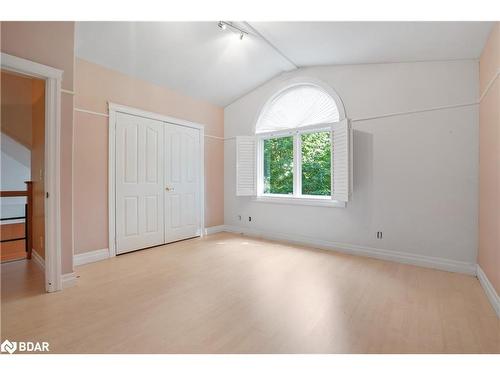 29 Glenhuron Drive, Springwater, ON - Indoor Photo Showing Other Room