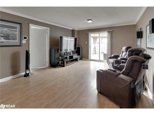 58 Downing Crescent, Barrie, ON - Indoor Photo Showing Living Room