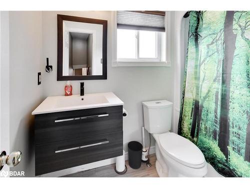 58 Downing Crescent, Barrie, ON - Indoor Photo Showing Bathroom