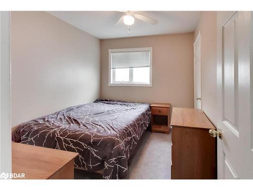 58 Downing Crescent, Barrie, ON - Indoor Photo Showing Bedroom