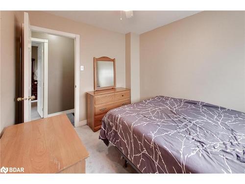 58 Downing Crescent, Barrie, ON - Indoor Photo Showing Bedroom