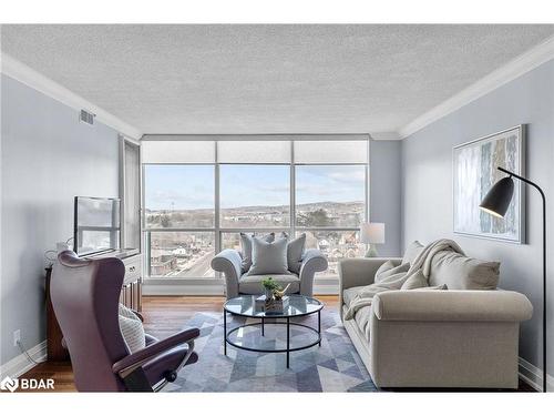 808-65 Ellen Street, Barrie, ON - Indoor Photo Showing Living Room