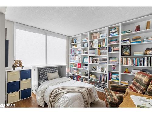 808-65 Ellen Street, Barrie, ON - Indoor Photo Showing Bedroom