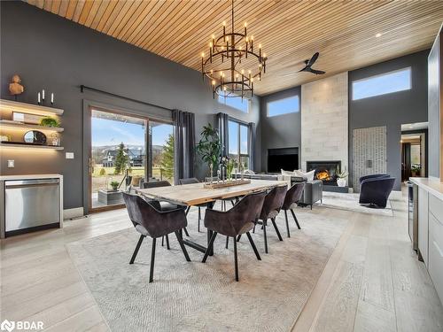 7 Meadowlark Way, Collingwood, ON - Indoor Photo Showing Dining Room