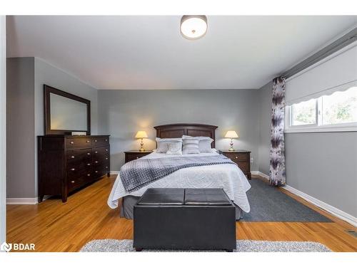 31 Glenridge Road, Barrie, ON - Indoor Photo Showing Bedroom