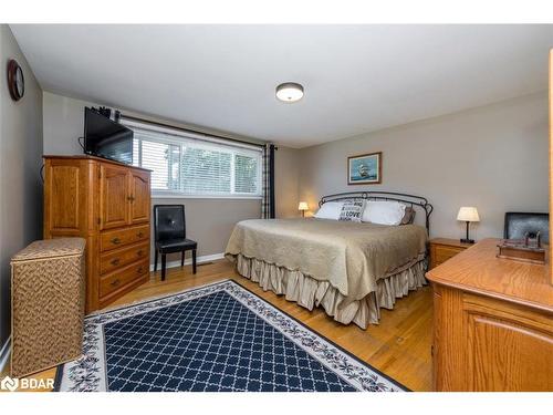 31 Glenridge Road, Barrie, ON - Indoor Photo Showing Bedroom