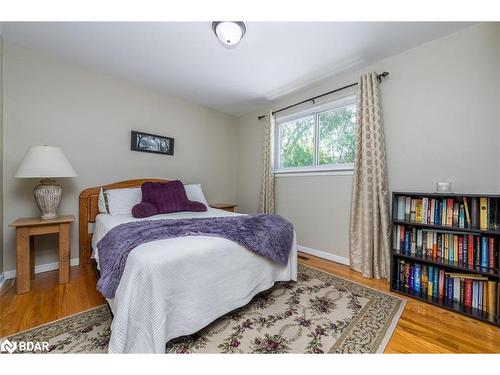 31 Glenridge Road, Barrie, ON - Indoor Photo Showing Bedroom