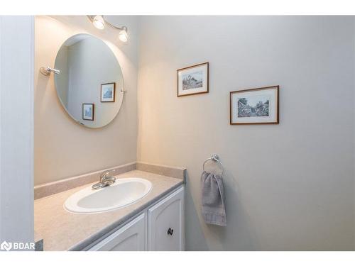 31 Glenridge Road, Barrie, ON - Indoor Photo Showing Bathroom