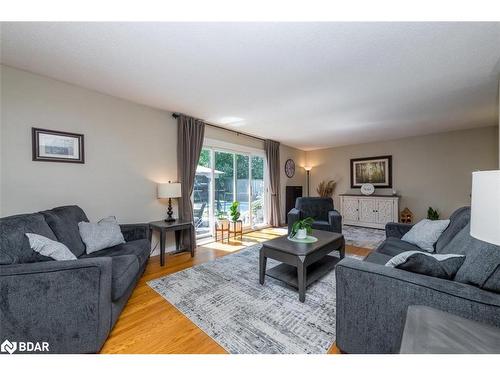 31 Glenridge Road, Barrie, ON - Indoor Photo Showing Living Room