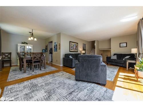 31 Glenridge Road, Barrie, ON - Indoor Photo Showing Living Room