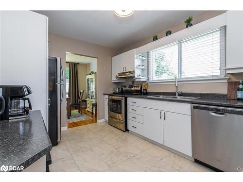 31 Glenridge Road, Barrie, ON - Indoor Photo Showing Kitchen