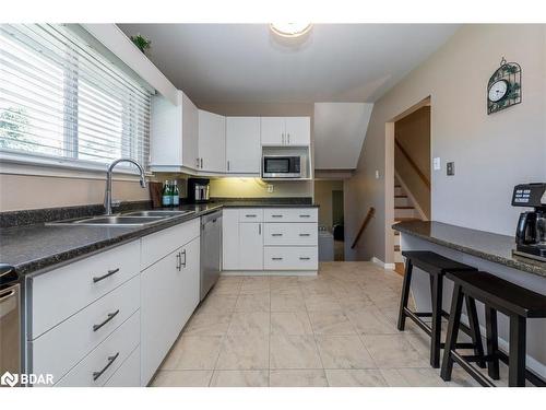 31 Glenridge Road, Barrie, ON - Indoor Photo Showing Kitchen With Double Sink