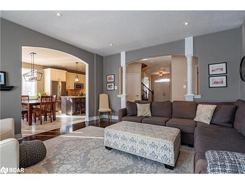 29 Stapleton Place, Barrie, ON - Indoor Photo Showing Living Room