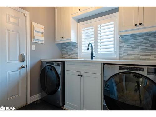 29 Stapleton Place, Barrie, ON - Indoor Photo Showing Laundry Room