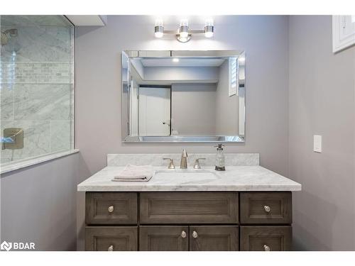 29 Stapleton Place, Barrie, ON - Indoor Photo Showing Bathroom