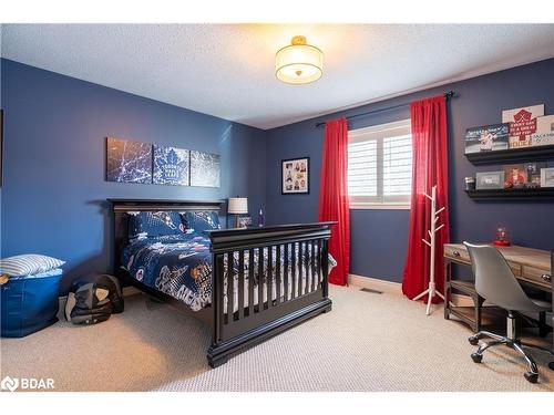 29 Stapleton Place, Barrie, ON - Indoor Photo Showing Bedroom