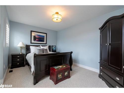 29 Stapleton Place, Barrie, ON - Indoor Photo Showing Bedroom