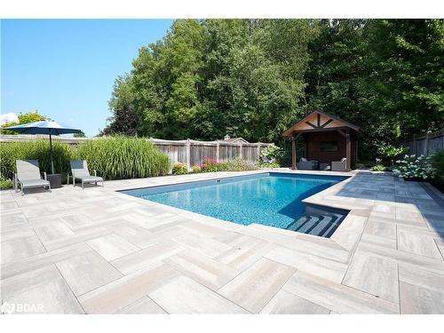 29 Stapleton Place, Barrie, ON - Outdoor With In Ground Pool With Backyard