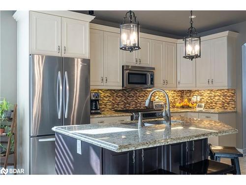 29 Stapleton Place, Barrie, ON - Indoor Photo Showing Kitchen With Upgraded Kitchen