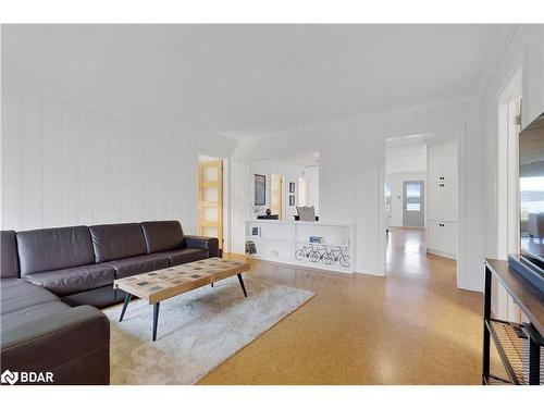 210 Kempview Lane, Barrie, ON - Indoor Photo Showing Living Room