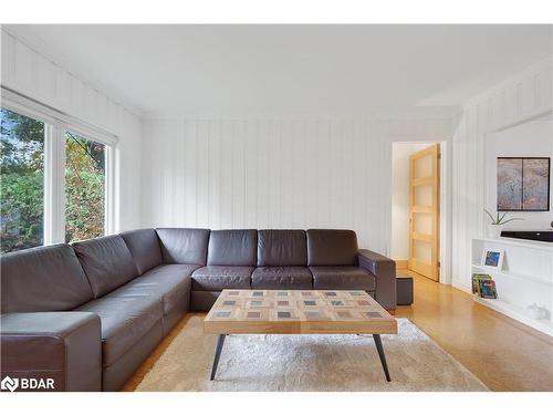 210 Kempview Lane, Barrie, ON - Indoor Photo Showing Living Room